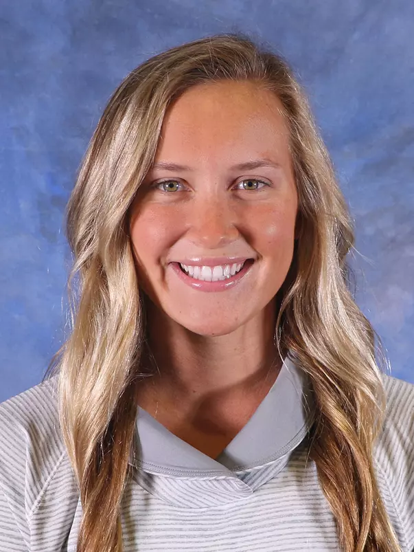 Sydney Groth headshot