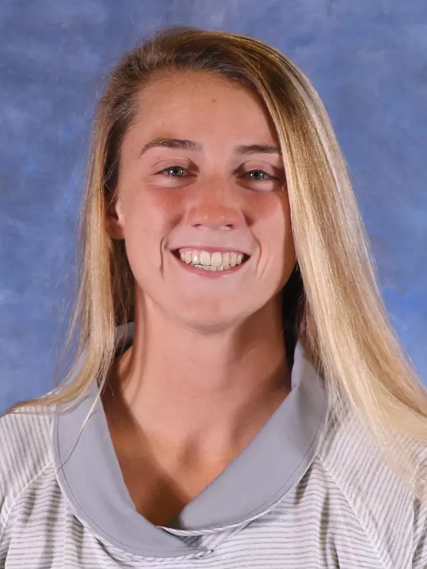 Ally Schillinger headshot
