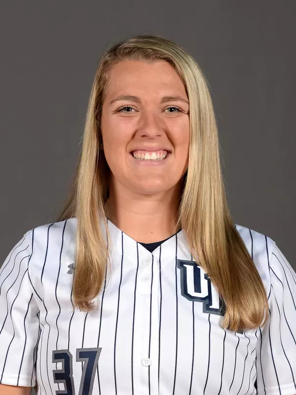 Paige Pfent headshot