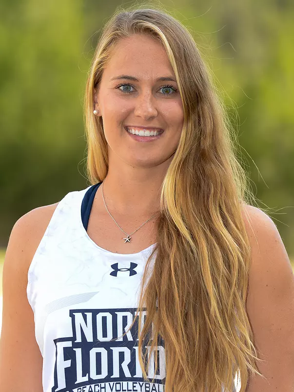 Lauren Galinis headshot