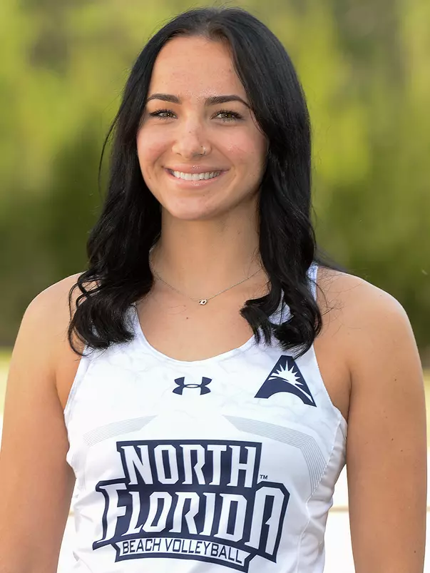 Dana Roskic headshot