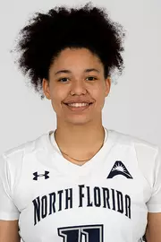 Marissa Mackins headshot