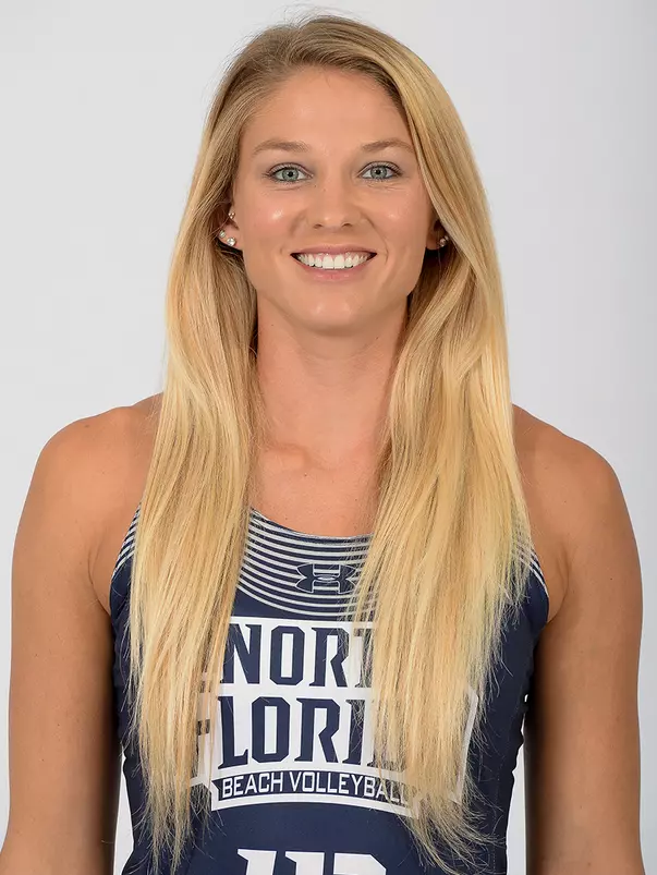 Headshot of Taryn Griffey