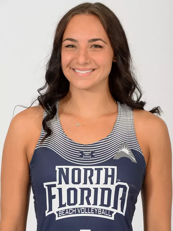 Headshot of Dana Roskic