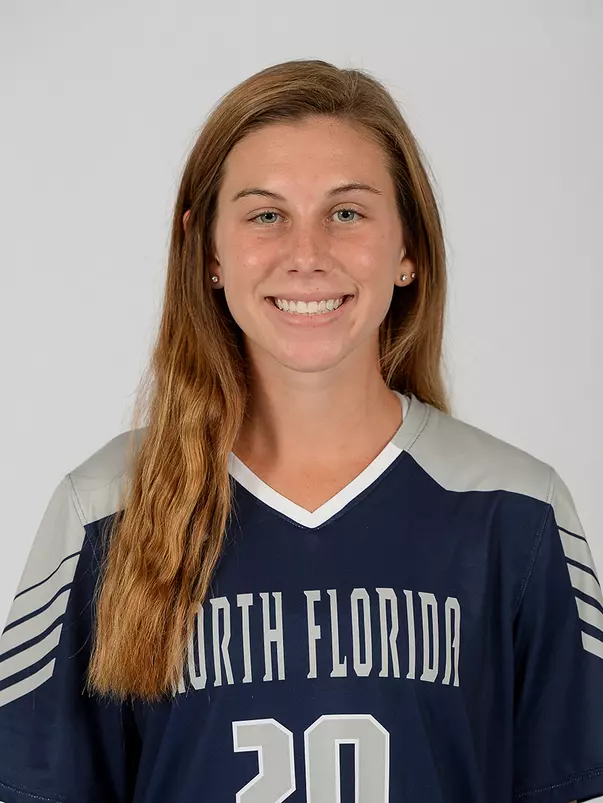 Head shot of Amanda Hartmann