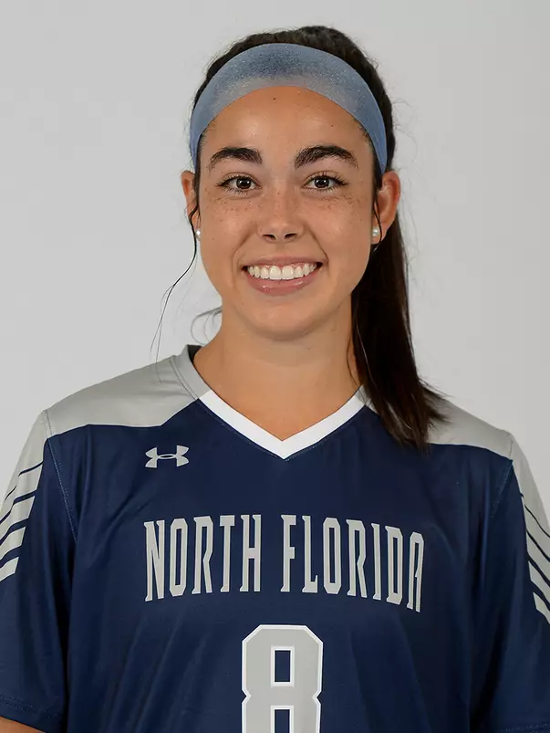 Head shot of Ari Munoz