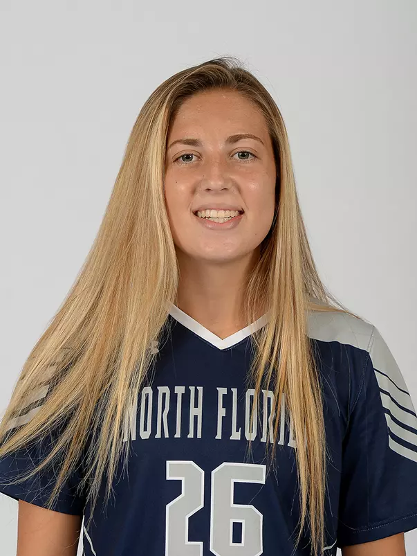 Head shot of Avery Sweet