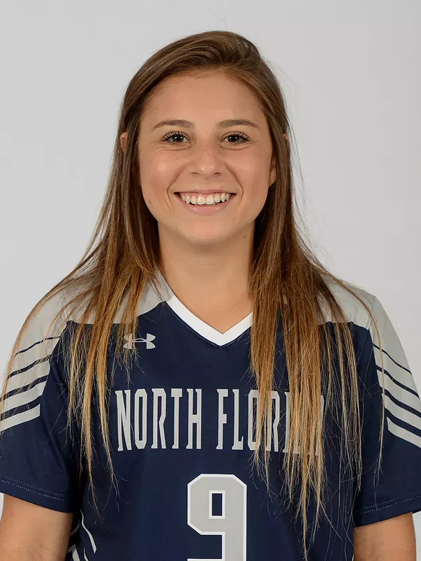 Head shot of Carmel Oliveira