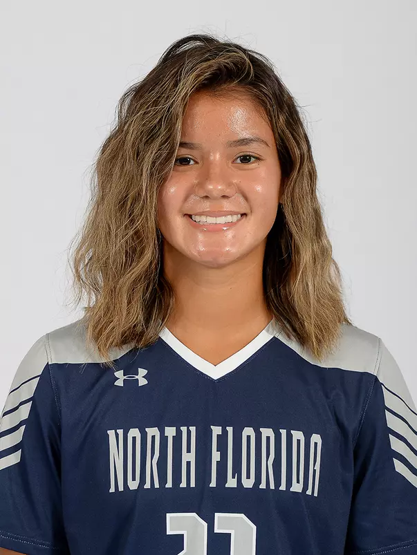 Head shot of Devyn Encalada