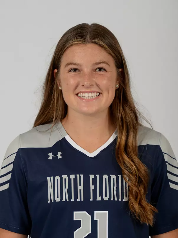Head shot of Kendra Hoffman
