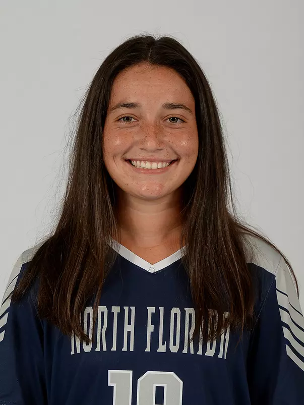 Head shot of Mikayla Bond