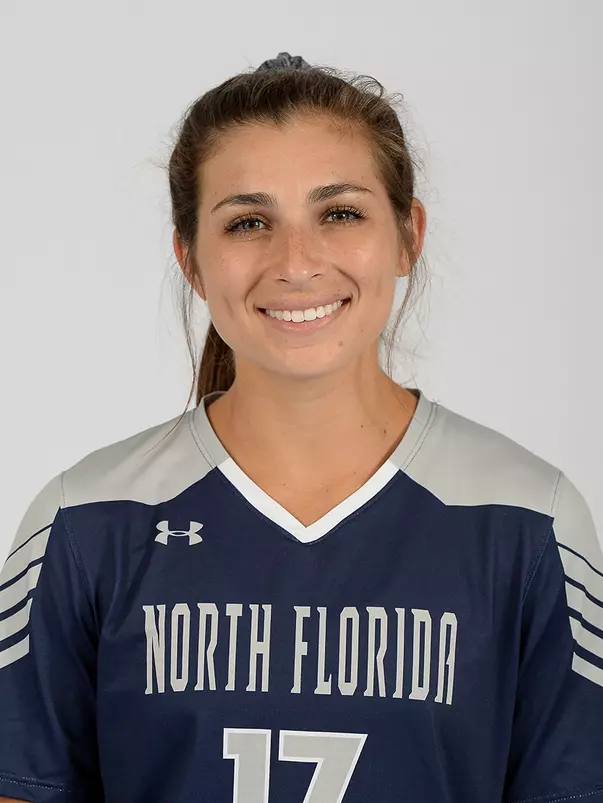 Head shot of Sara DeLucca