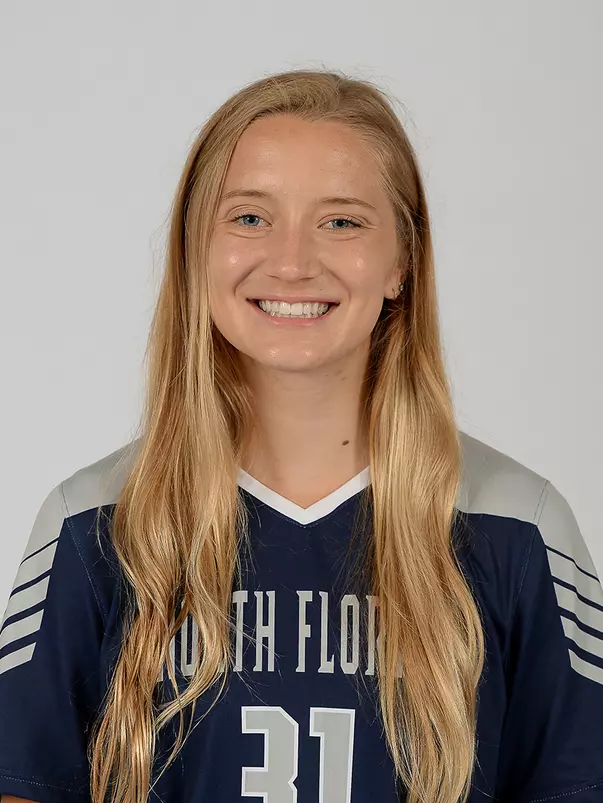 Head shot of Vanessa Piermont