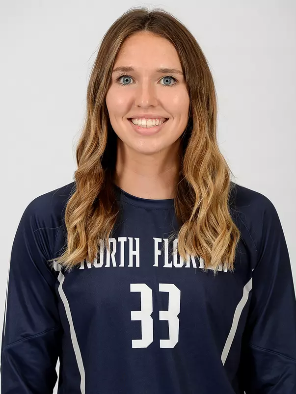 A headshot of Ellie Hemesath