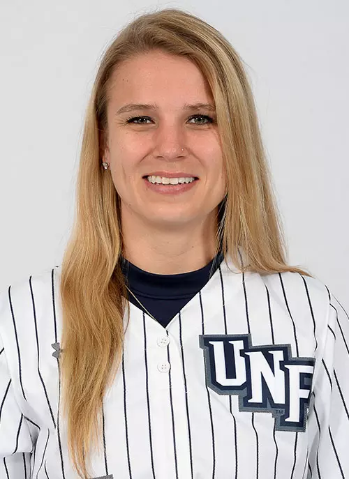 Erin Kyle headshot