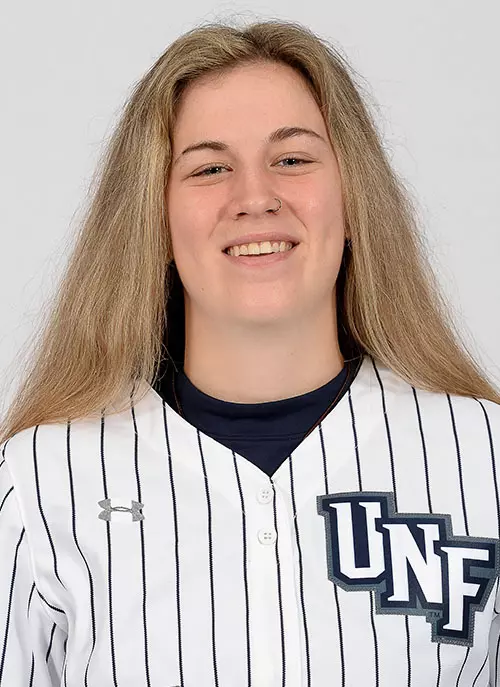 Mackenzie Woods Headshot