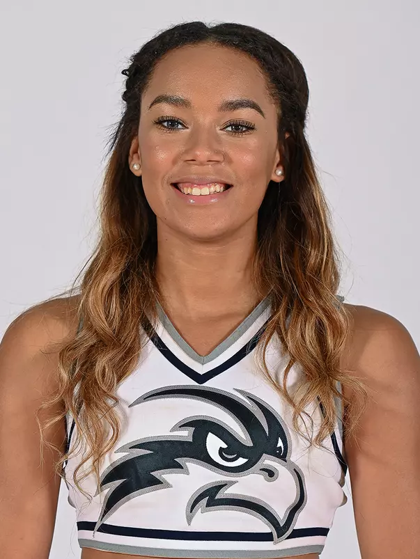 Amaris Delack headshot