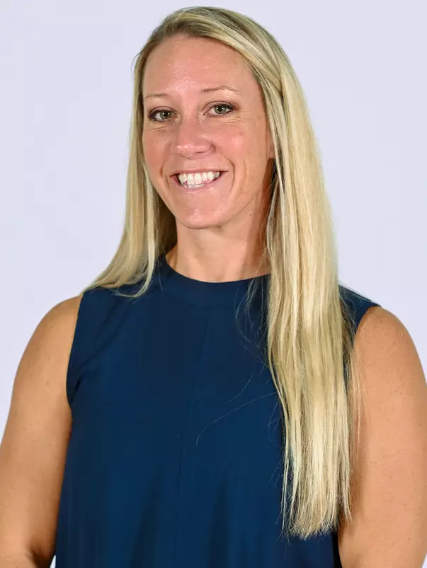 Nikki Mills headshot