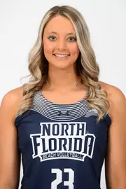 Maddie Norris headshot