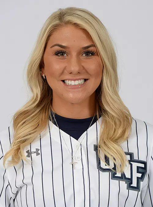 Alyssa Dyhr Headshot