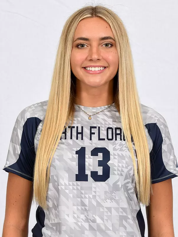 Annie Antar headshot