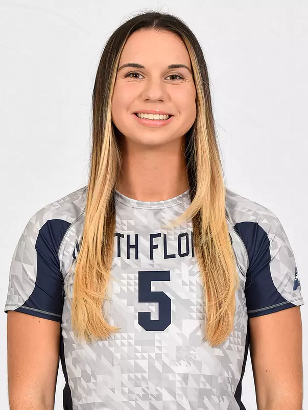 Julianna Askew headshot