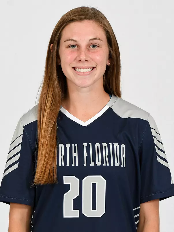 Head shot of Amanda Hartmann