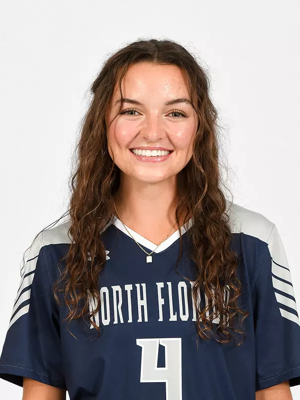 Head shot of Averi Walraven