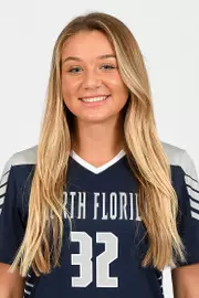 Head shot of Chloe Tebon
