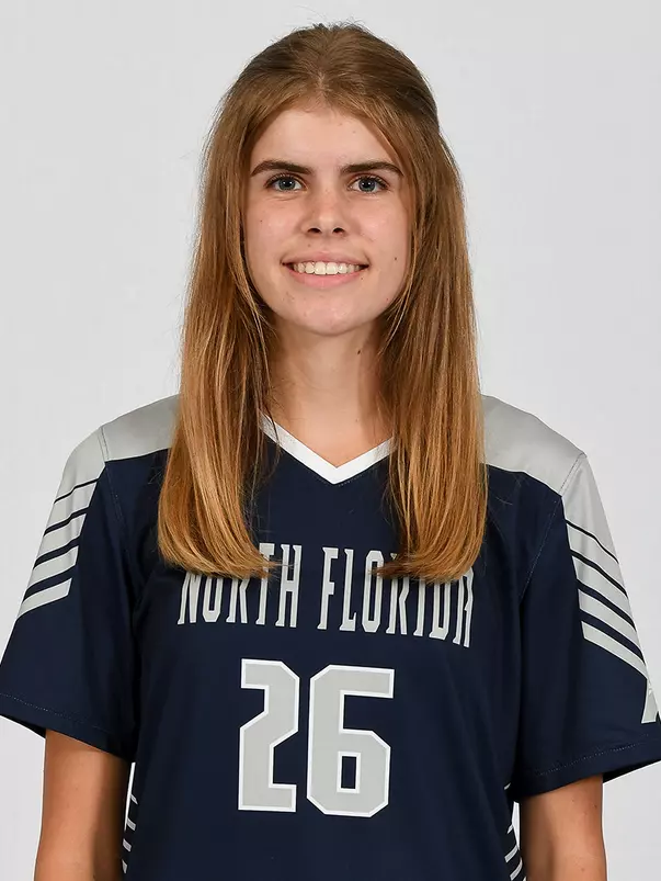 Head shot of Haley Shelton