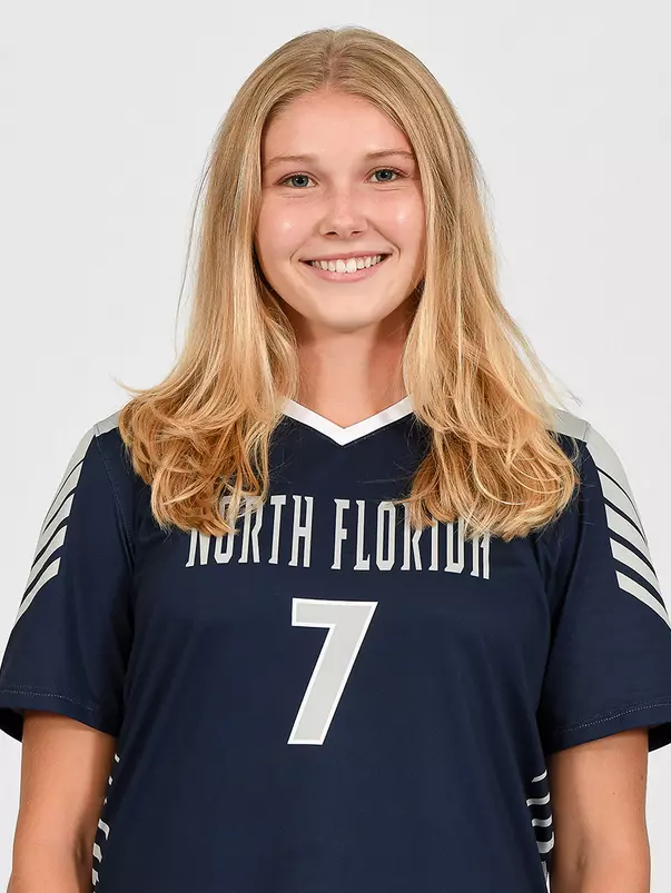 Head shot of Jess Camken