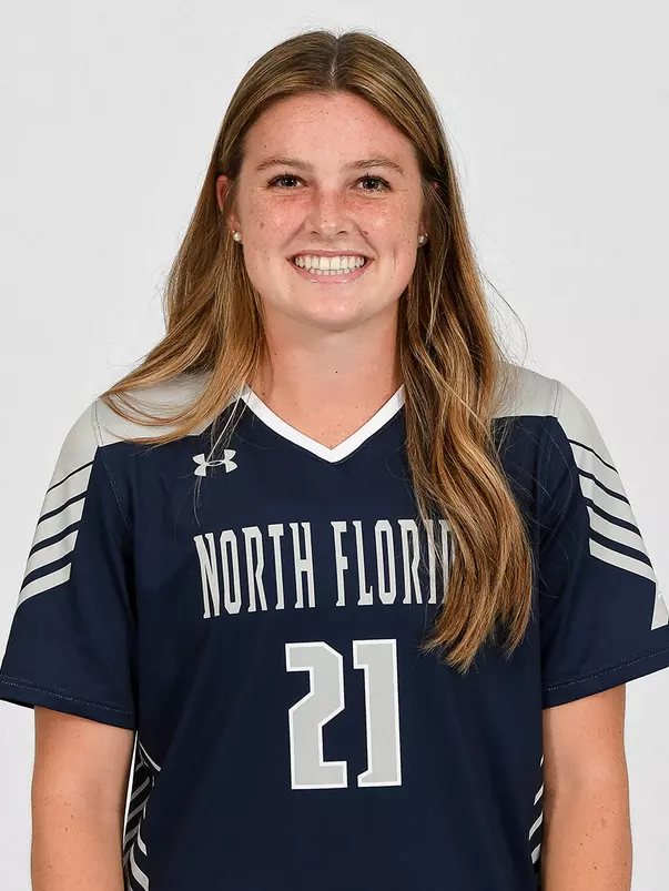 Head shot of Kendra Hoffman