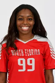 Head shot of Mercedes Sapp