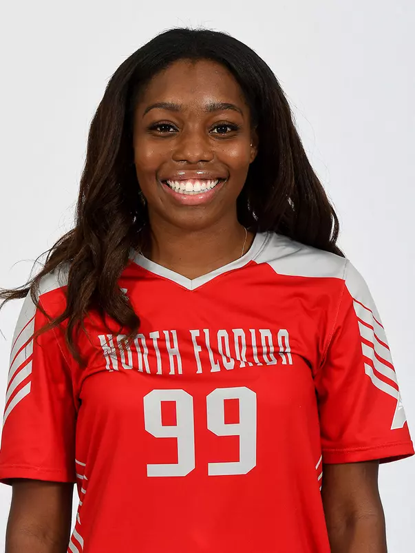 Head shot of Mercedes Sapp