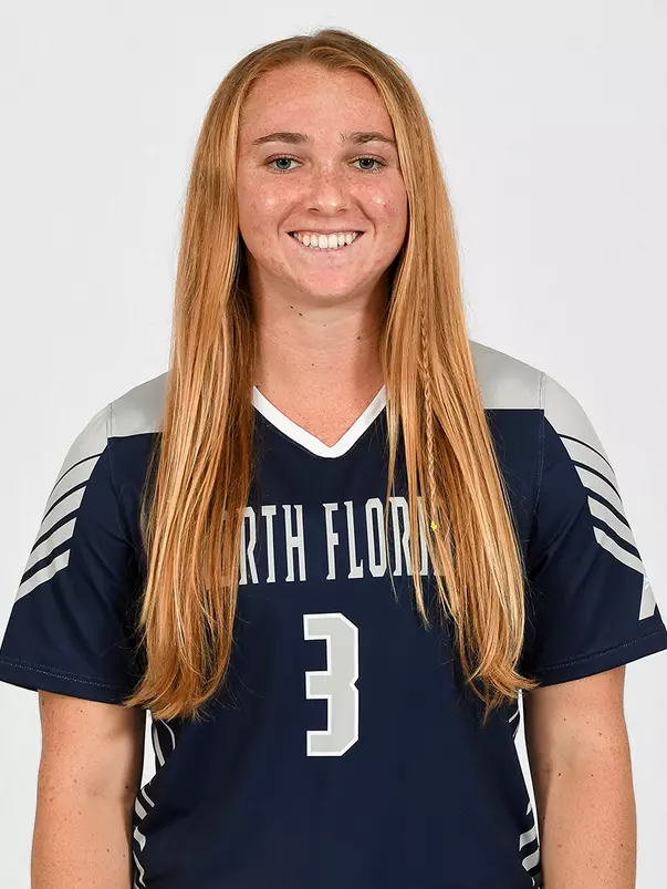 Head shot of Sydney Hauth