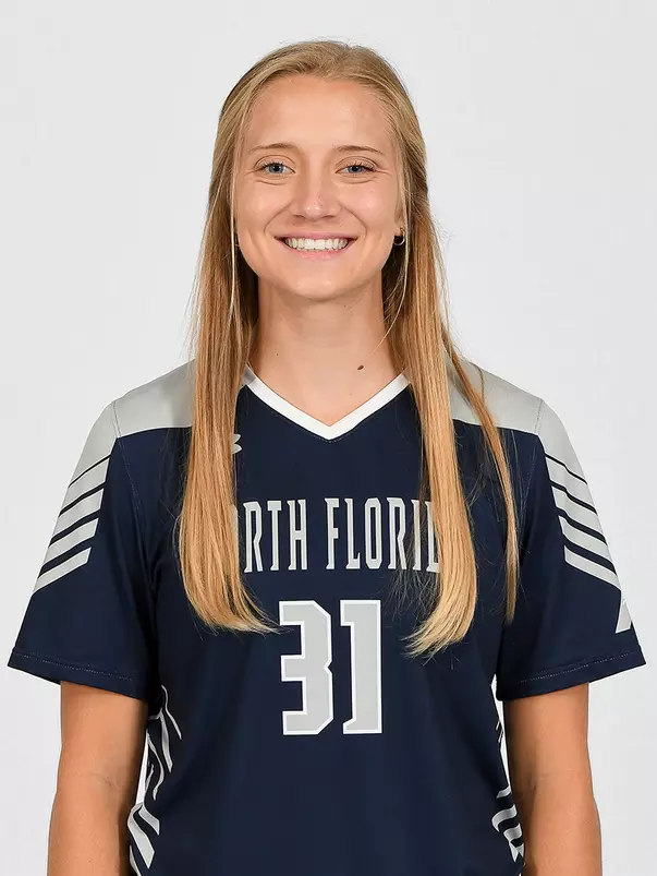 Head shot of Vanessa Piermont