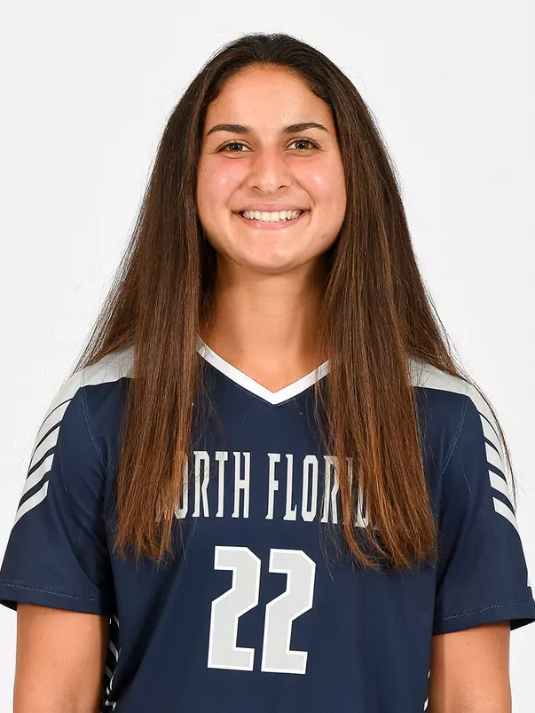 Head shot of Zara Siassi