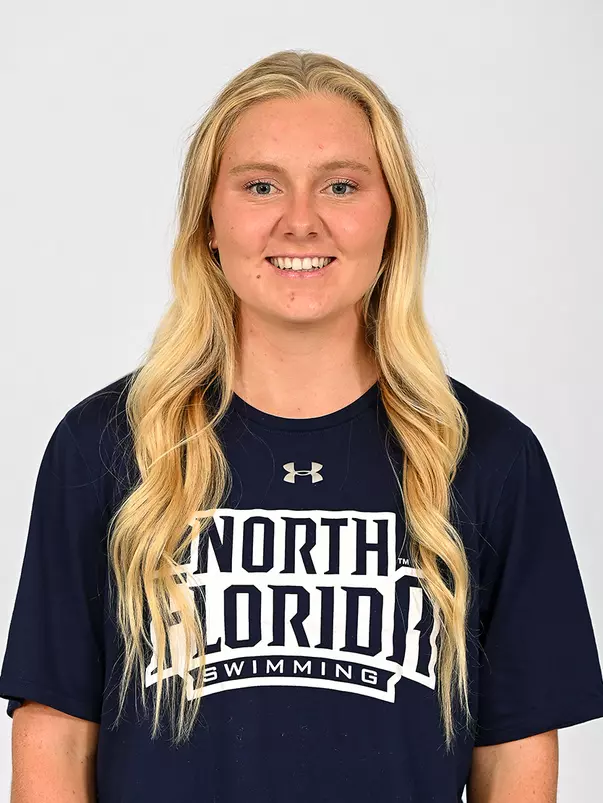 Madison Lichtig head shot