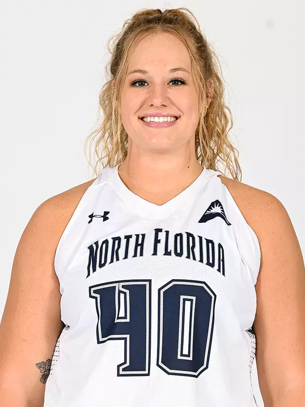 Emma Broermann headshot