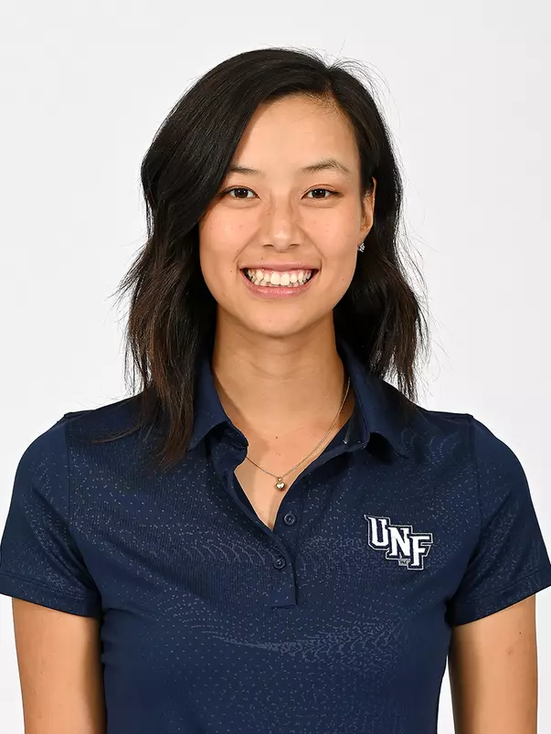 Head shot of Jessie Cai