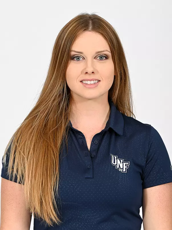 Head shot of Sarah Scott