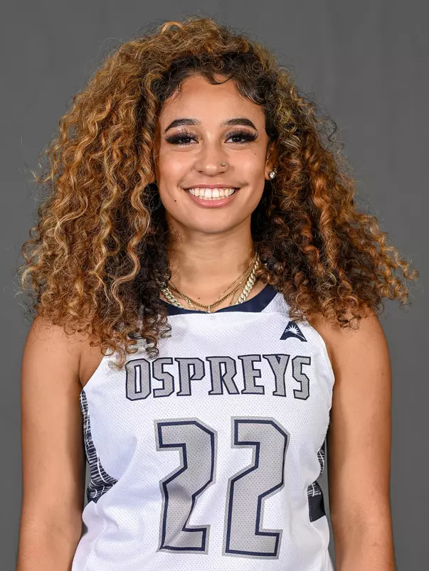 Lyric Swann headshot