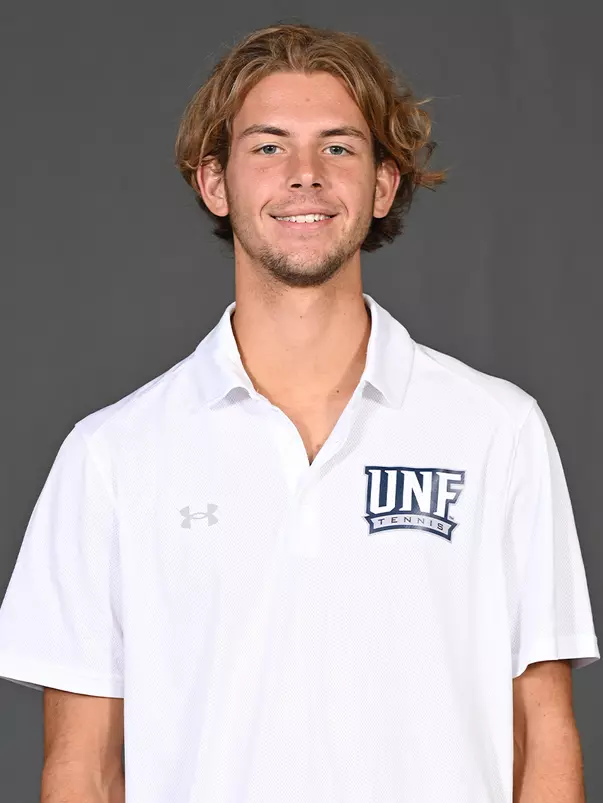 Jonas Hartenstein 2022 headshot