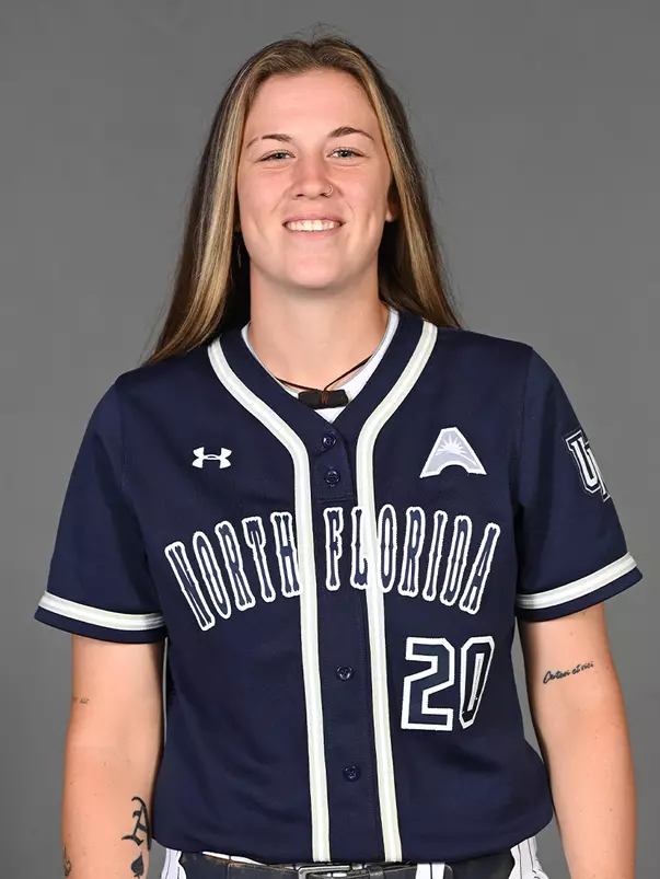 Mackenzie Woods headshot