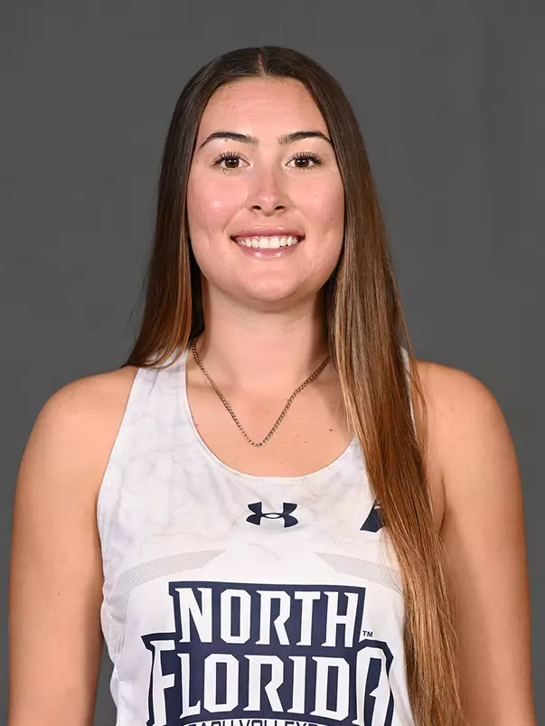 Michaela Rezentes headshot