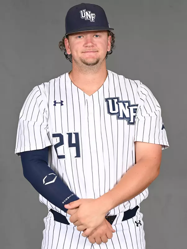 Dallen leach headshot