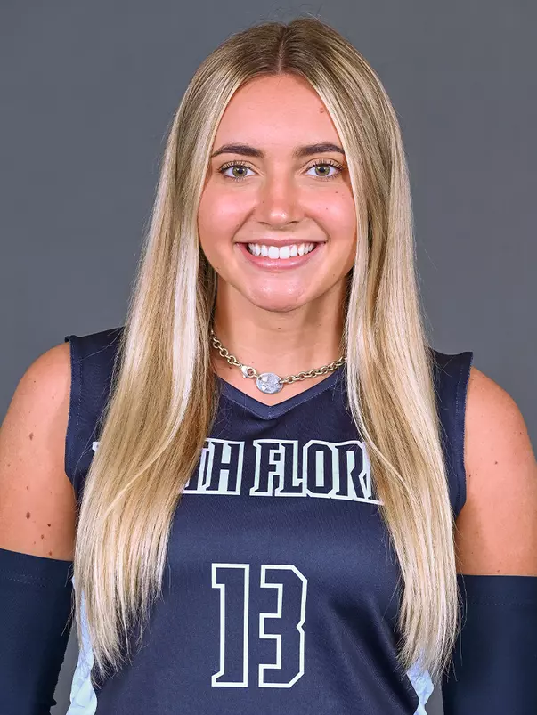 Annie Antar 2022 headshot