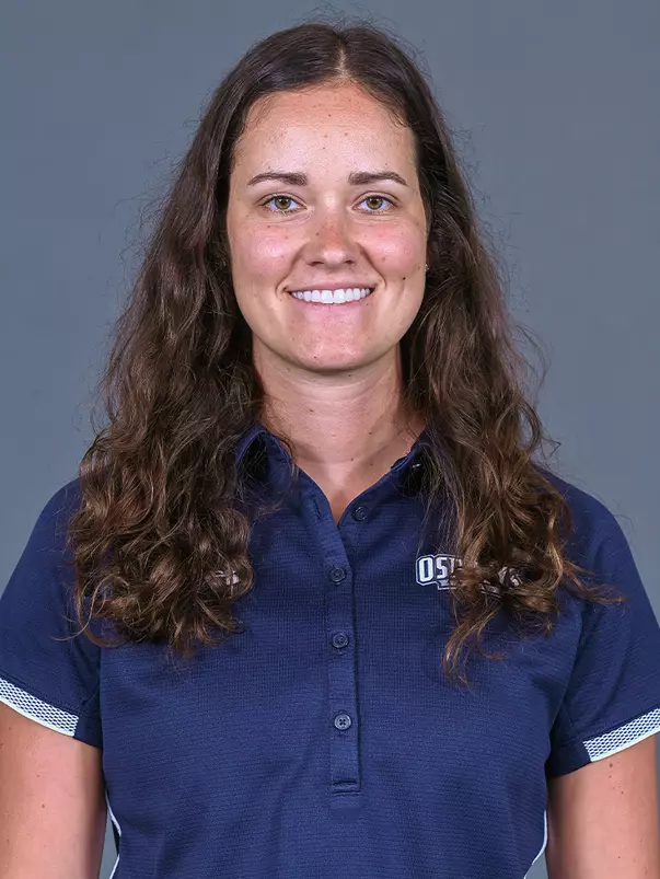 Claire Darnell 2022 headshot