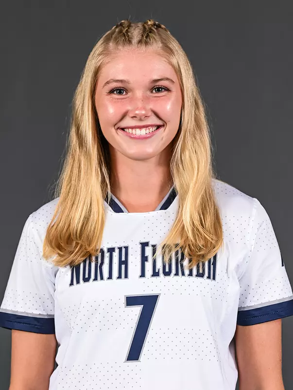 Jess Camken headshot