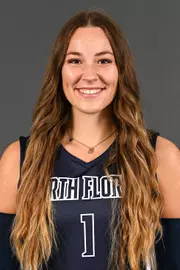 Jenna Zimmermann headshot